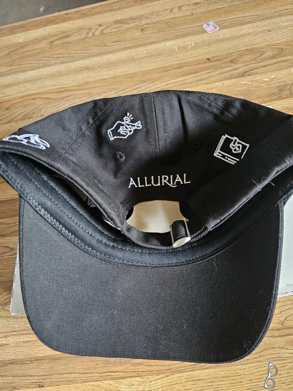 Allurial Book Box Hat New